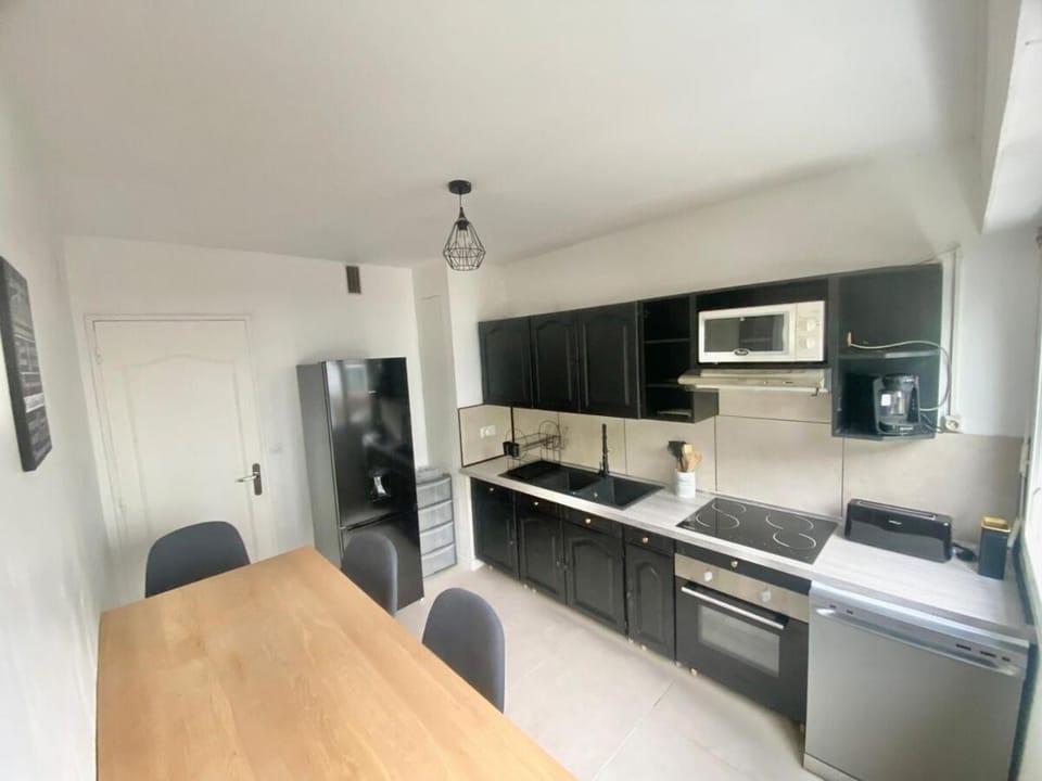 Modern home with 4 bedrooms Apartment in Saint-Herblain
