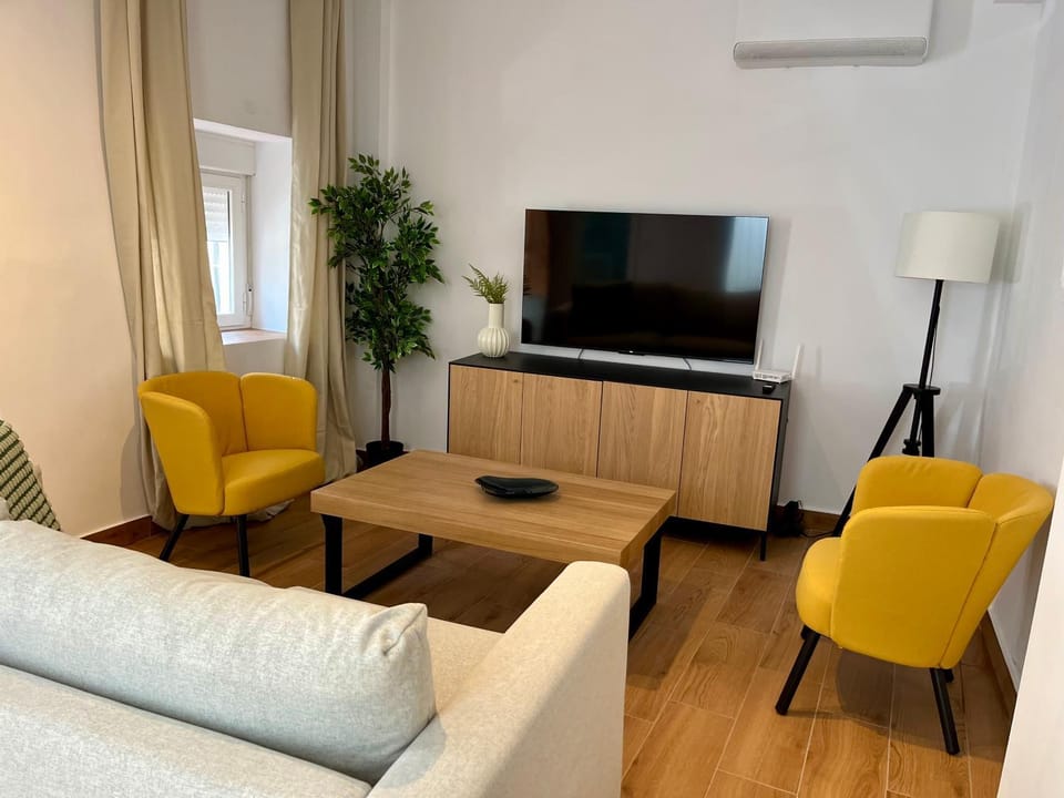 TV and multimedia, Living room, Seating area