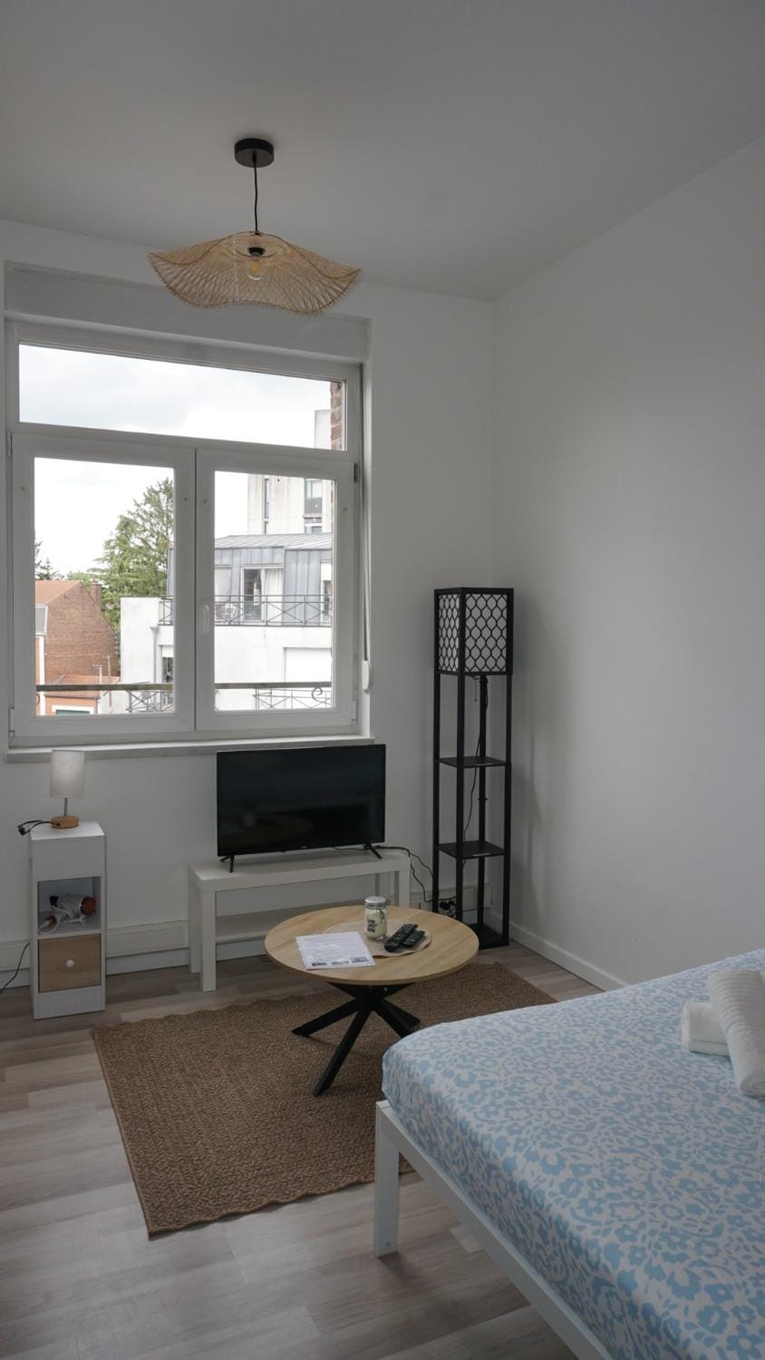 Studio bien placé, accès rapide A2 et centre Apartment in Valenciennes