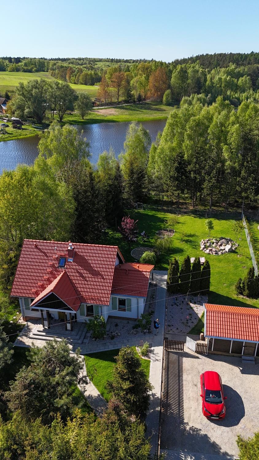 Property building, Spring, Day, Neighbourhood, Natural landscape, Bird's eye view, Summer, Lake view, Location, Parking