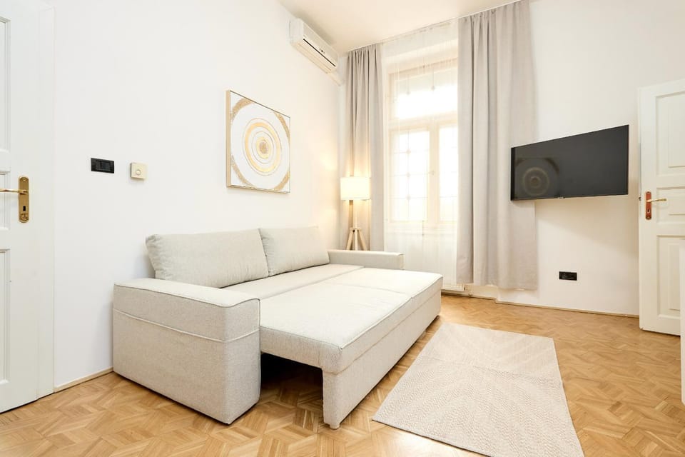 TV and multimedia, Living room, air conditioner