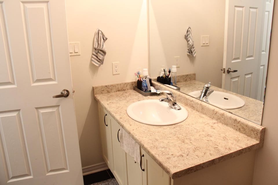 Sandell Place Vacation rental in Oshawa