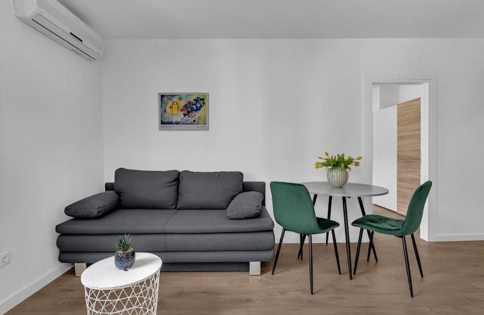 Kjara i Ivan Apartment in Makarska