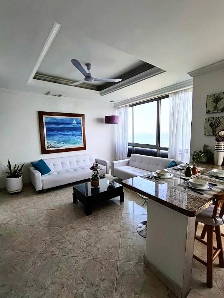 Suite Premium Frente al Mar y Playa Apartment in Cartagena
