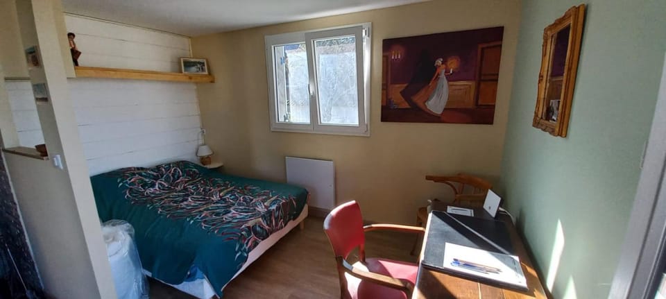 Seating area, Bedroom