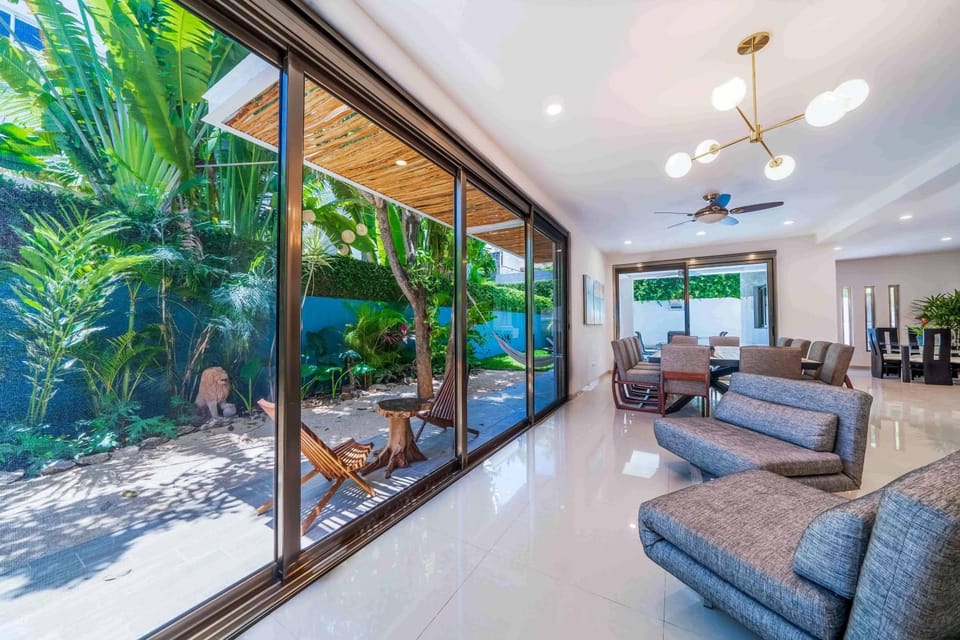 Living room, Garden view