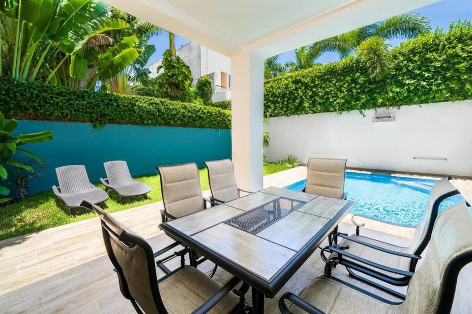 4 Bedroom Luxury Villa with Private Pool Villa in Cancun