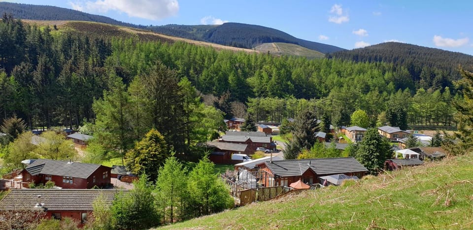 Neighbourhood, Natural landscape