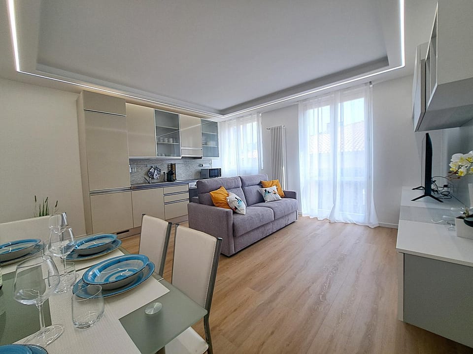 Kitchen or kitchenette, Living room, Dining area, stove