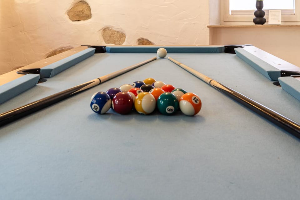 Billiard, Game Room