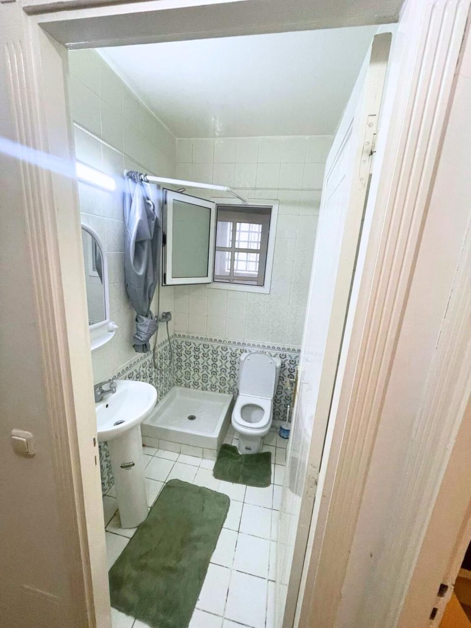 Shower, Toilet, Bathroom, Entertainment, Bath, heating, internet