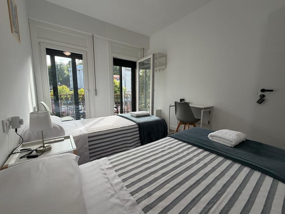 Bed, Balcony/Terrace, Photo of the whole room, Bedroom, towels