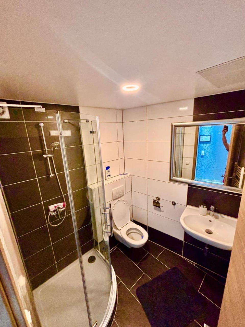 Shower, Toilet, Bathroom