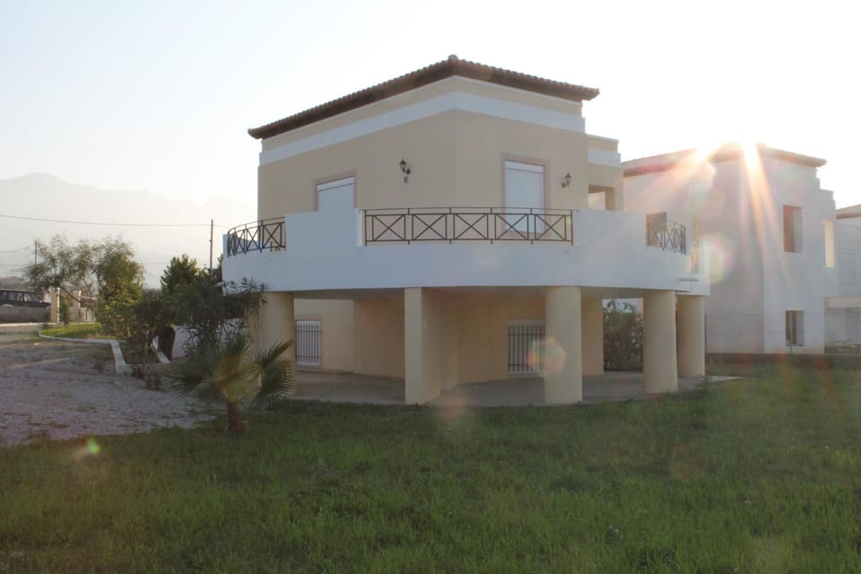 Property building, Day, Children play ground, Garden, Balcony/Terrace, Garden view, Parking