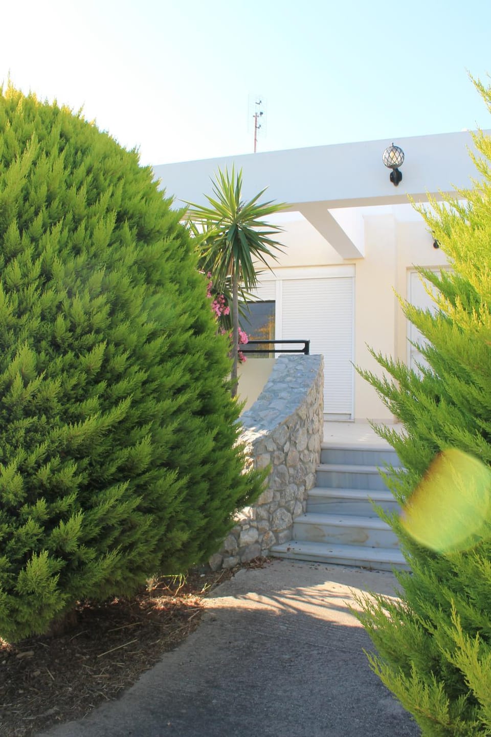 Property building, Facade/entrance, Garden
