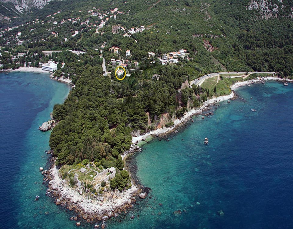 Neighbourhood, Natural landscape, Bird's eye view