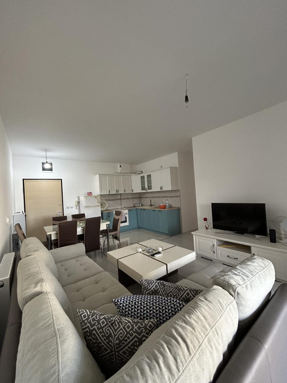 Communal lounge/ TV room, TV and multimedia, Kitchen or kitchenette, Living room, Seating area, Dining area, Evening entertainment