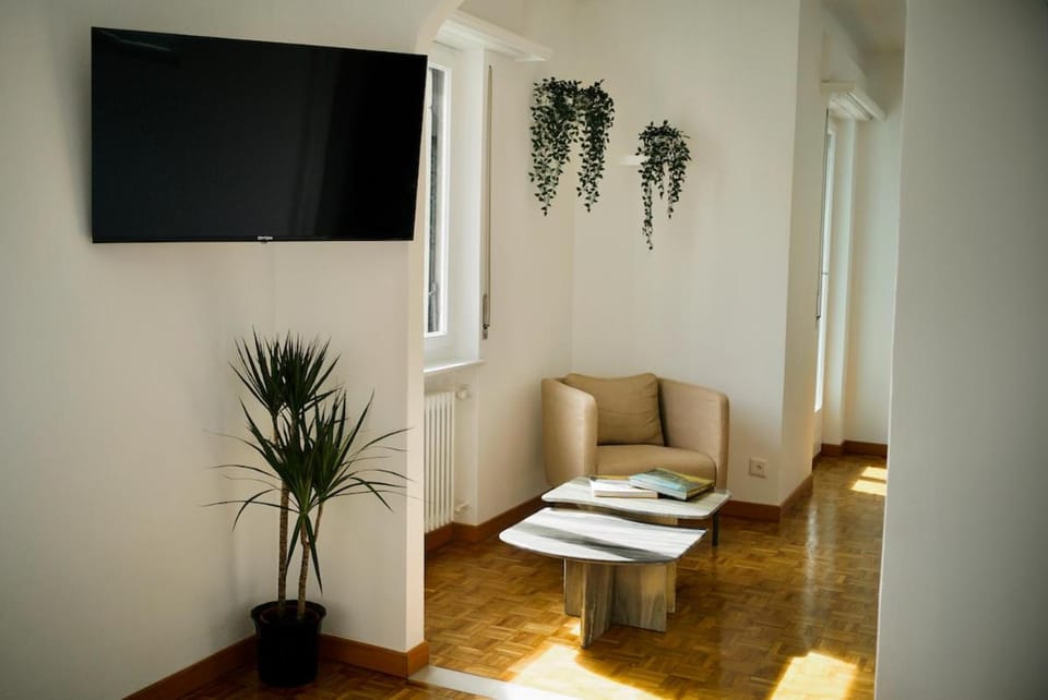 Gotthard Penthouse, Lake view Apartment in Lugano