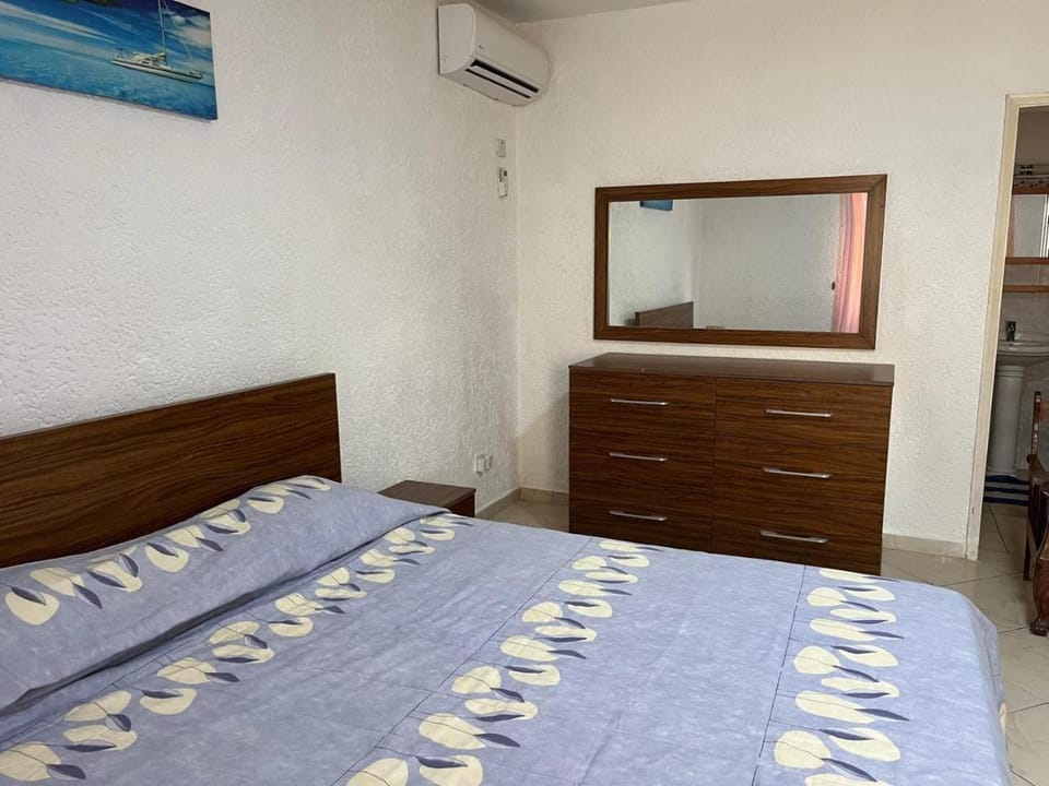 Bed, Bedroom, wardrobe, air conditioner