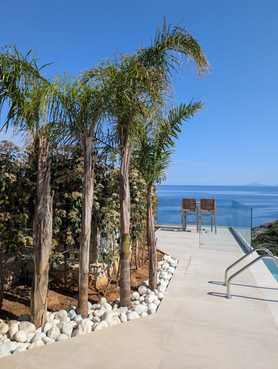 Natural landscape, Sea view, Swimming pool, minibar