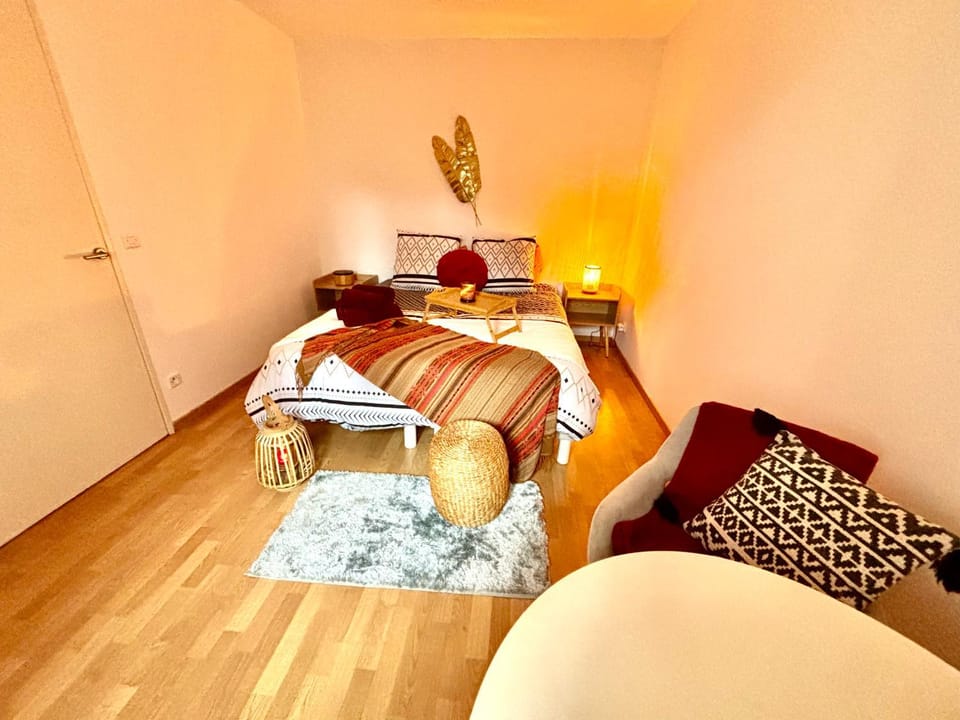 Bed, Bedroom