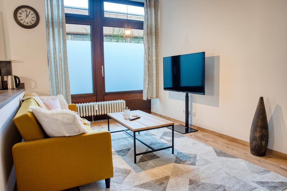 TV and multimedia, Living room, Seating area