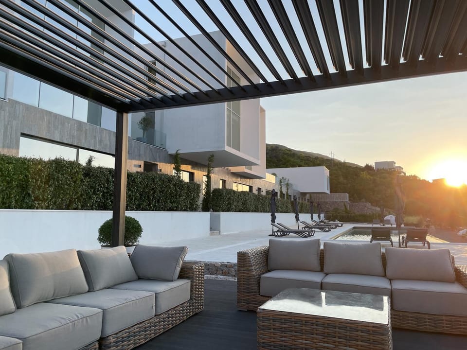 Property building, Swimming pool