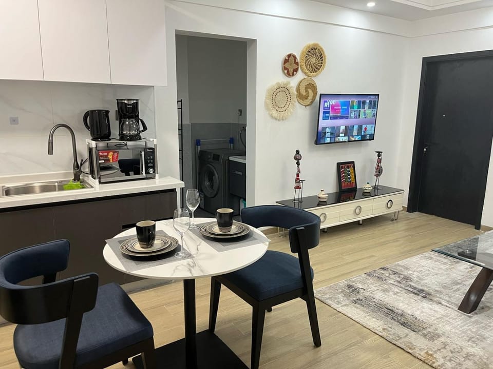 Kitchen or kitchenette, Seating area, Dining area, toaster