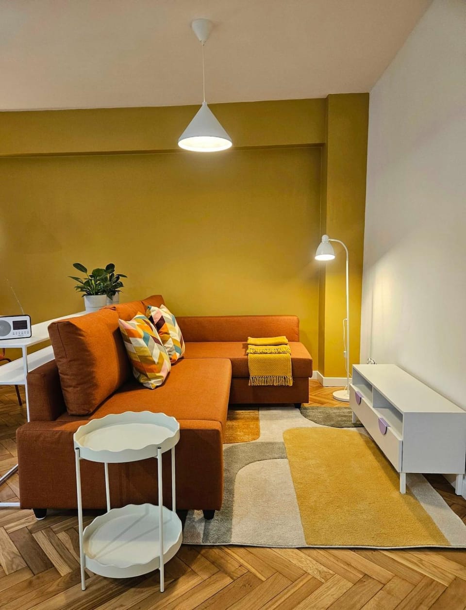 Bed, Living room, Seating area