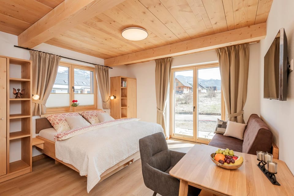 Photo of the whole room, Seating area, Bedroom