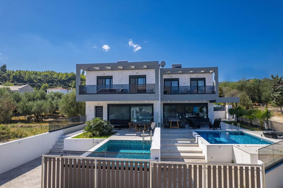 LUKA VILLAS Plage Villa in Halkidiki
