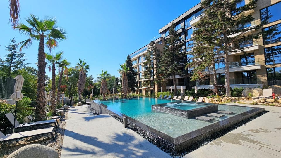 Property building, Swimming pool