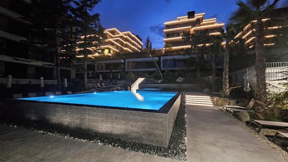 Property building, Swimming pool