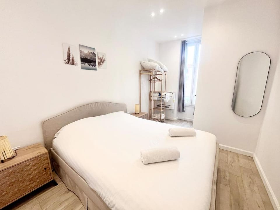 RF105 - Authentique 3P Nice centre Apartment in Nice