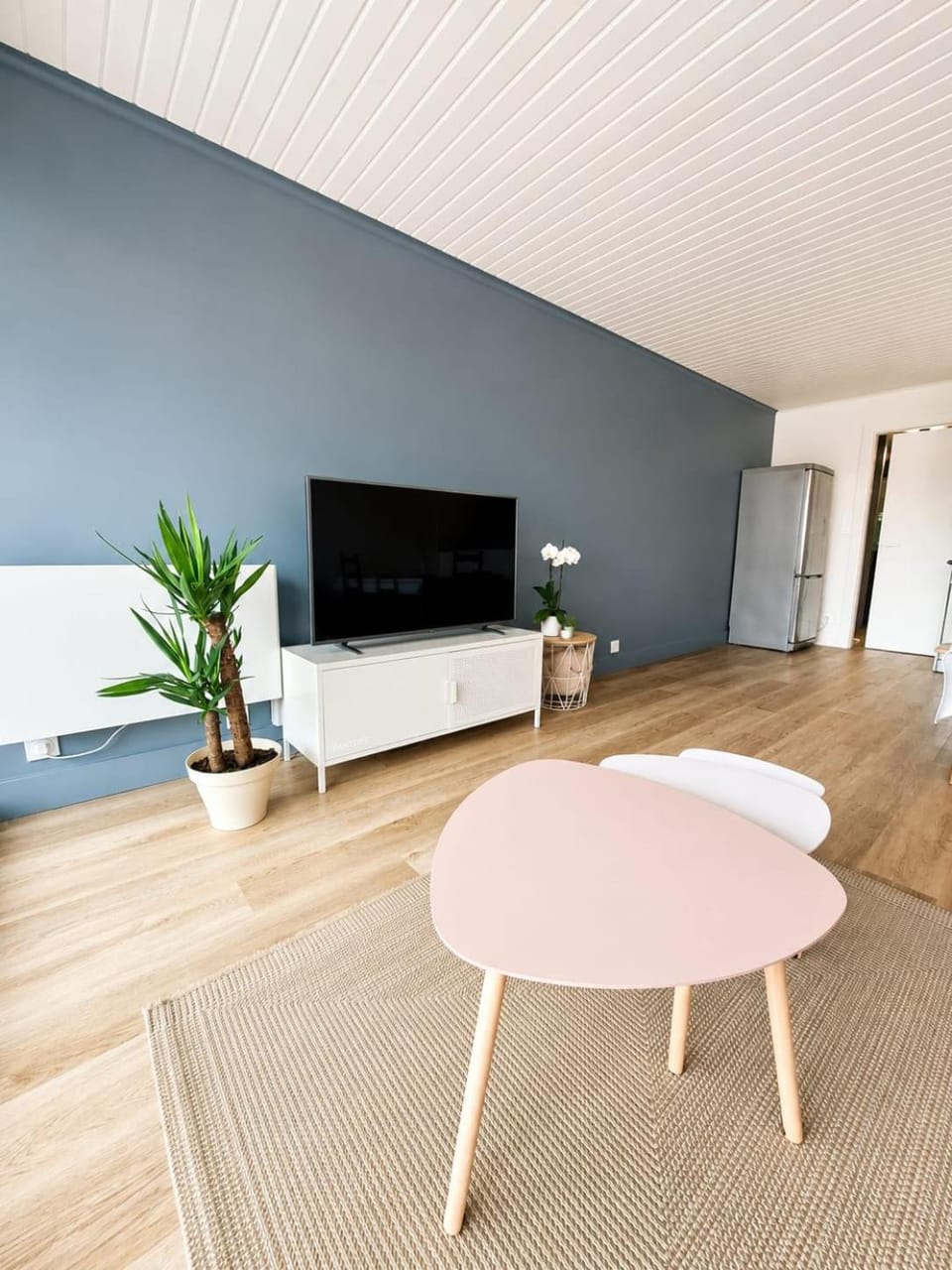 Communal lounge/ TV room, Living room
