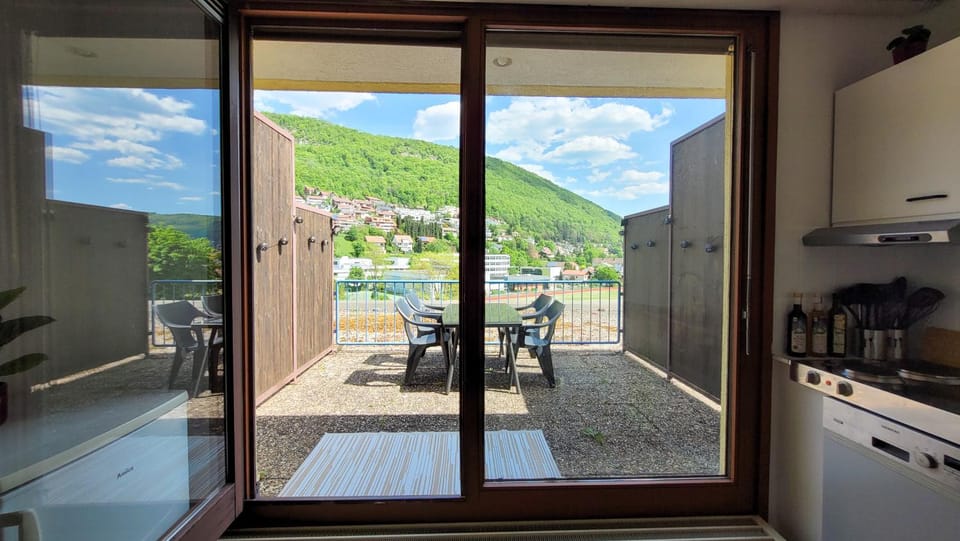 Natural landscape, View (from property/room), Balcony/Terrace, Kitchen or kitchenette, Dining area, Mountain view
