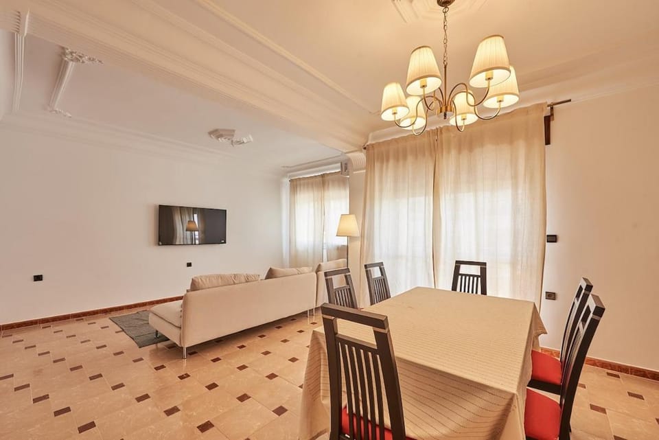 Appartement 100m2 à 2 mn à pied de la plage Apartment in Tangier-Tétouan-Al Hoceima