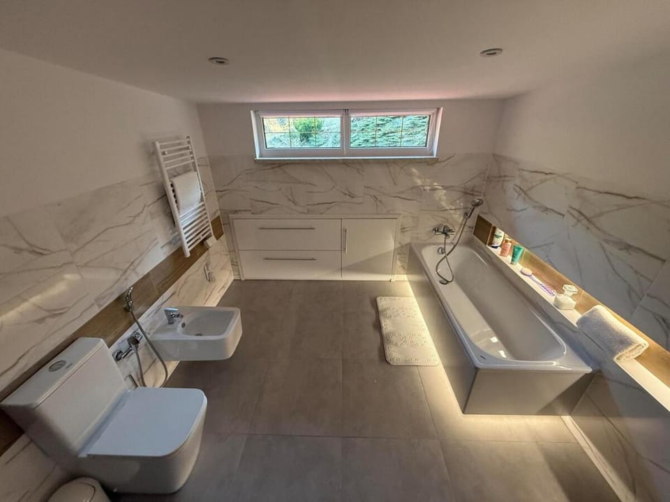 Bathroom, Bath