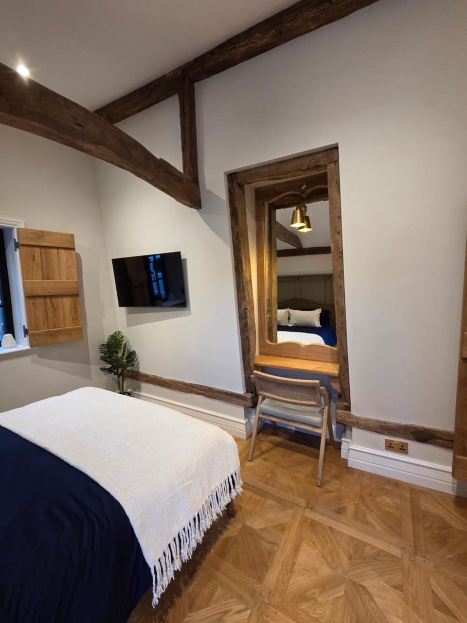 The Heritage Hideaway Apartment in Crawley