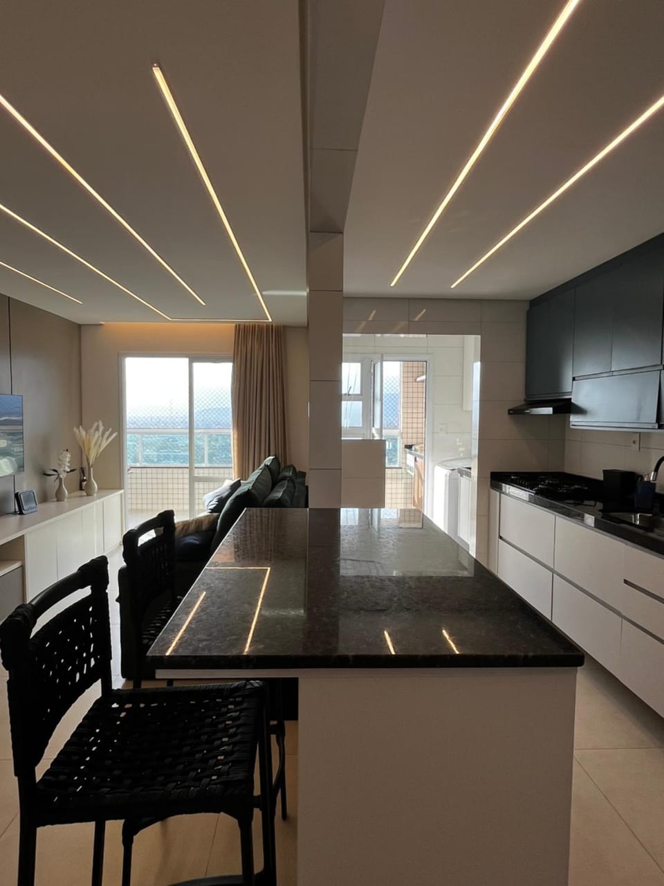 Kitchen or kitchenette, Dining area, stove