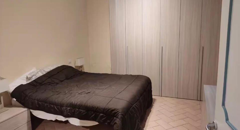 Hidden Gem by Duomo Ideal for 3 Sleeps 6 Apartment in Florence