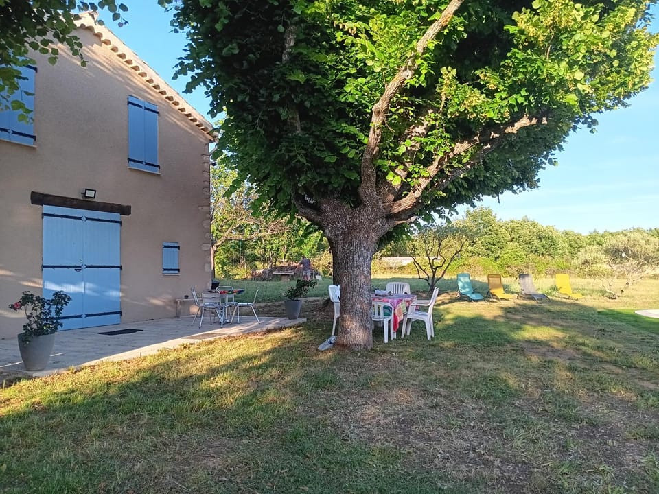 Bastidon les tilleuls riez 04500 avec piscine Villa in Nouvelle-Aquitaine