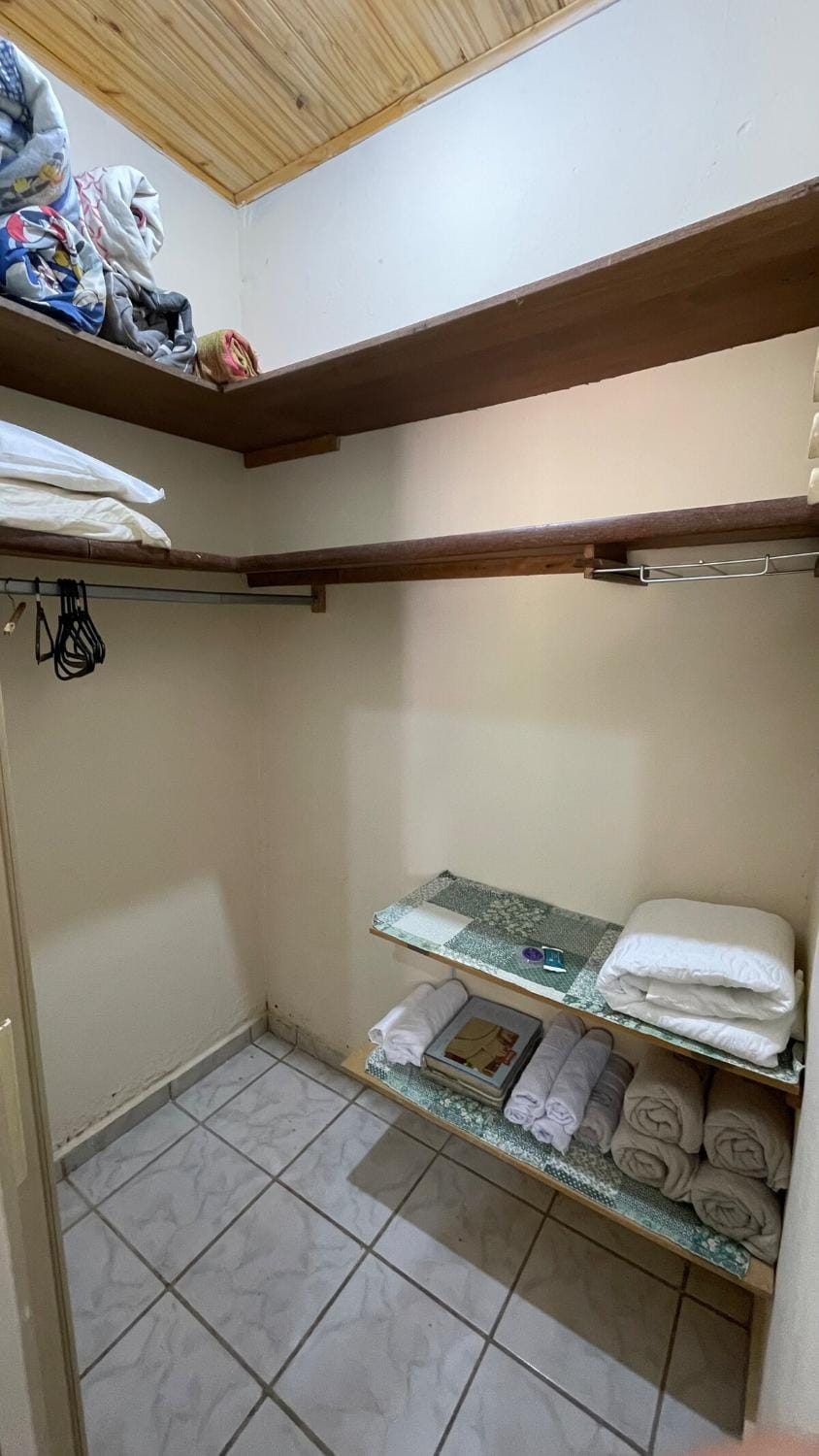 towels, wardrobe