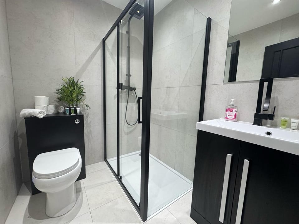 Shower, Toilet, Bathroom