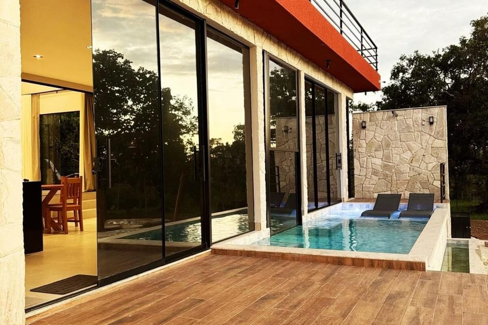 Patio, Swimming pool, sunbed