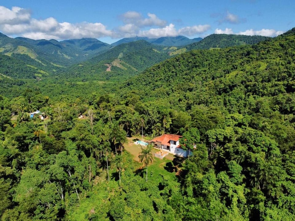 Casa Amarela Arte Natureza e Conforto House in Paraty