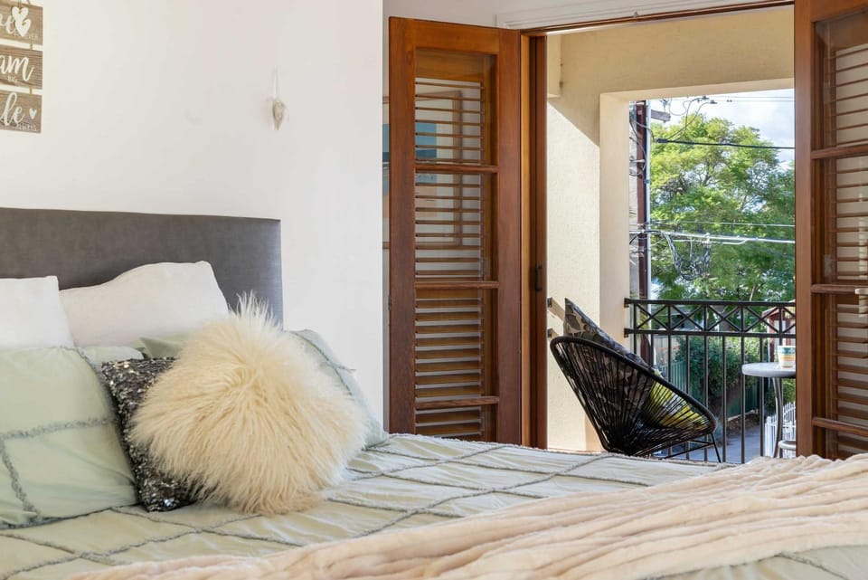 Beach & Bay - Modern Family Stay Glenelg North House in Adelaide