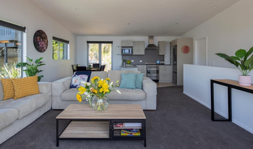 Living room, Dining area, kitchen