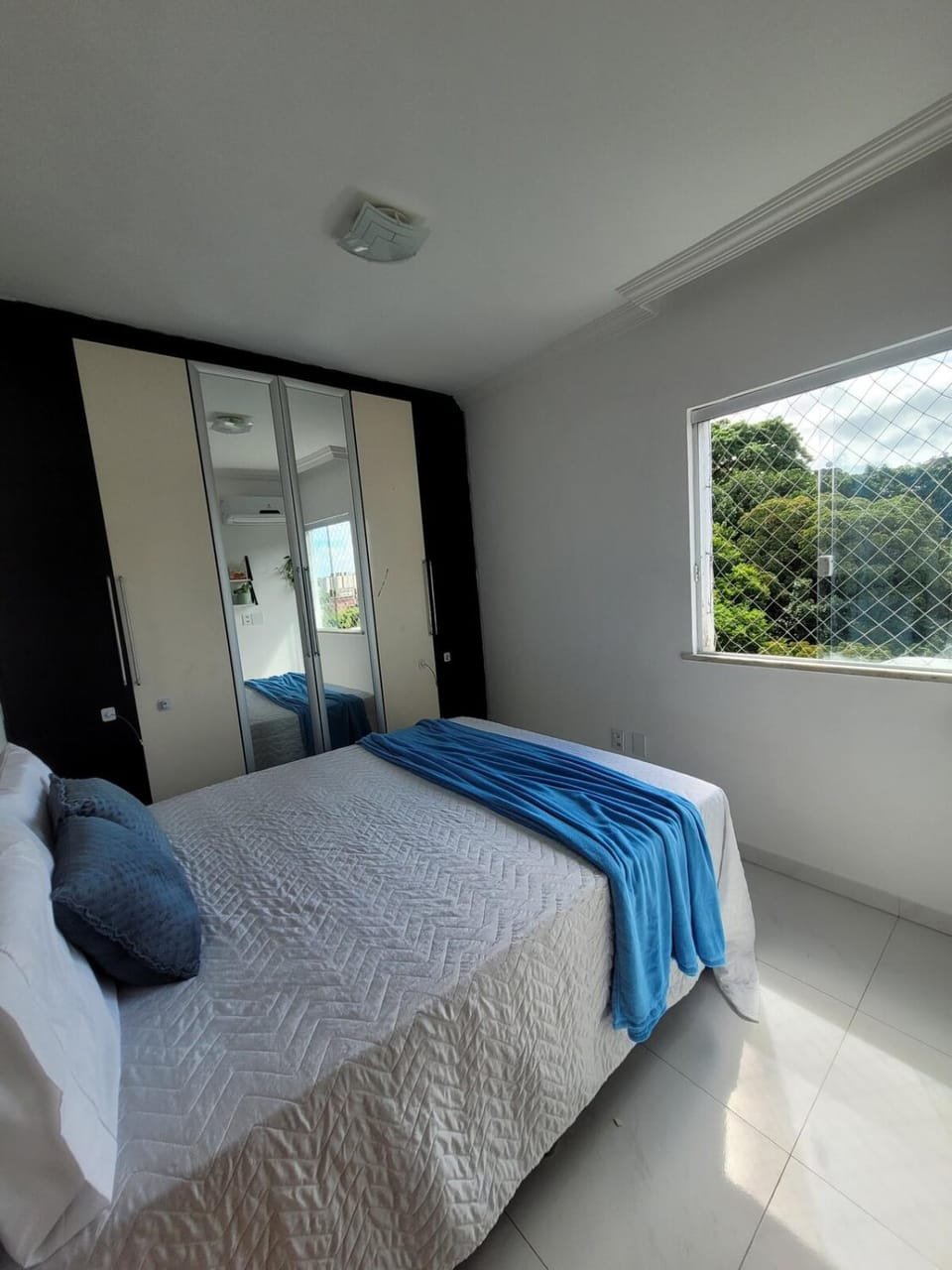 Bed, Photo of the whole room, Bedroom, Garden view, locker