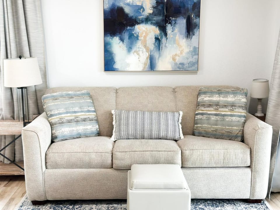 Living room, Lake view